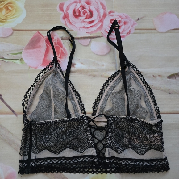 NEW! Victoria's Secret black lace bralette - Picture 3 of 8